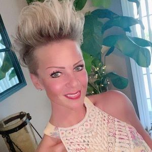 Meet your Posher, Wendy